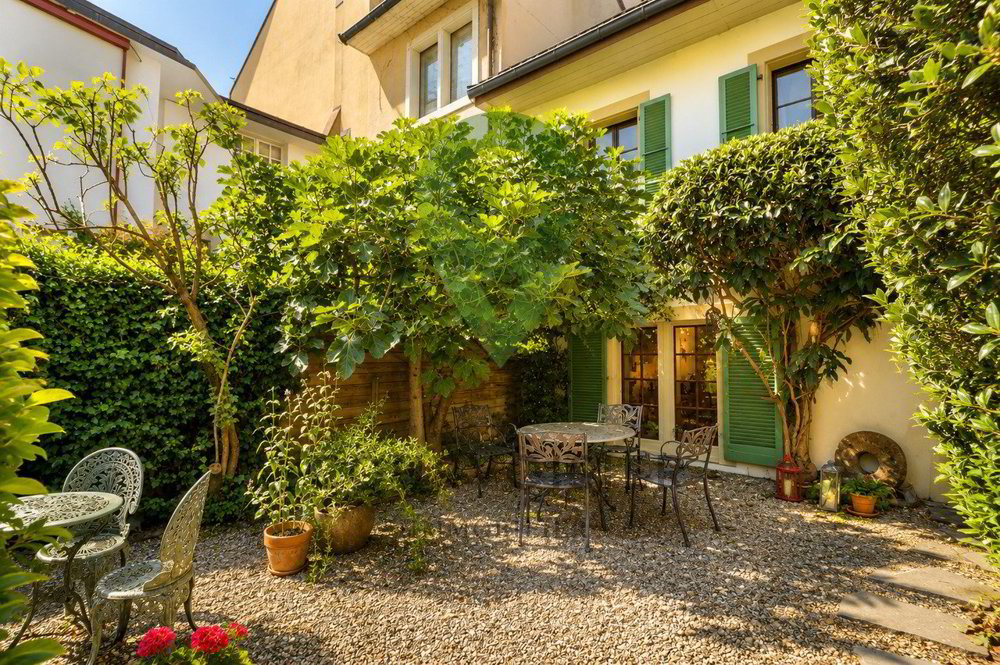 7 rooms House to buy in Nyon - image 1/13