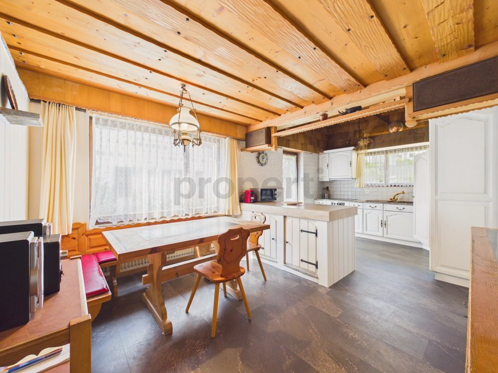 Immeuble d'habitation de 10 pièces en vente à Trun - 350 m² - Ansicht 2