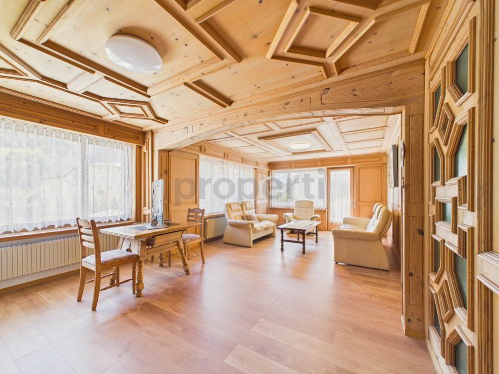 Immeuble d'habitation de 10 pièces en vente à Trun - 350 m² - Ansicht 4