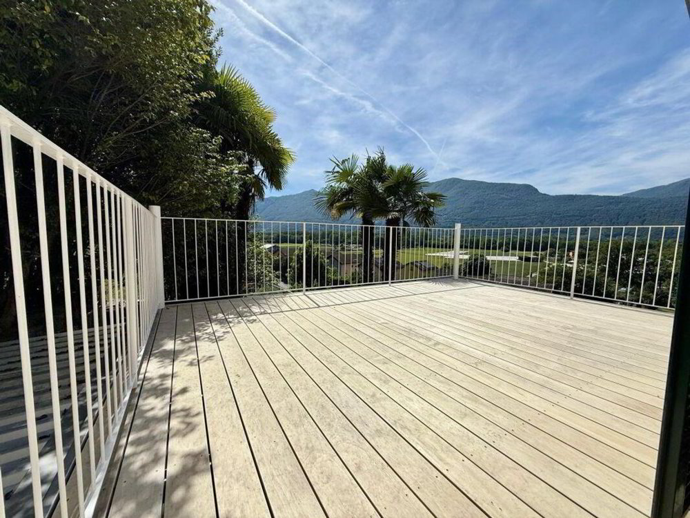 7 rooms House to buy in Cugnasco - image 1/18