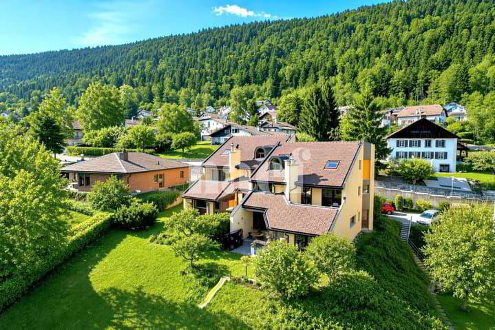 Appartamento di 5 locali in vendita a Chézard-St-Martin - immagine 1/11