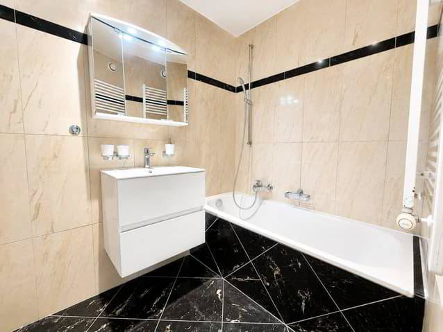 3.5 rooms Apartment for rent in Lutry - image 1/8