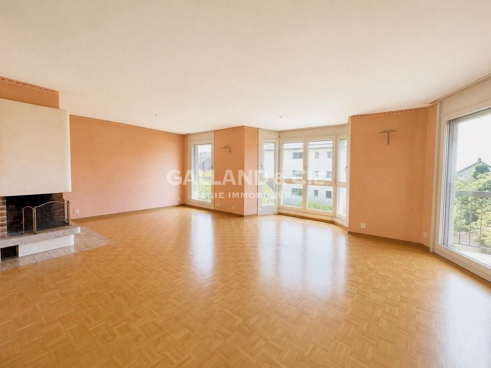 4 rooms Apartment to buy in Pully - image 1/10