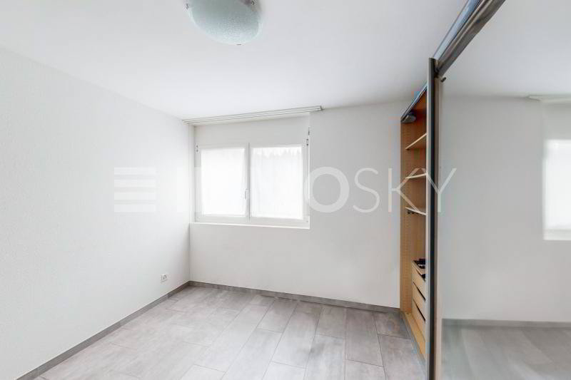 2 rooms Apartment to buy in Gordola - image 1/5