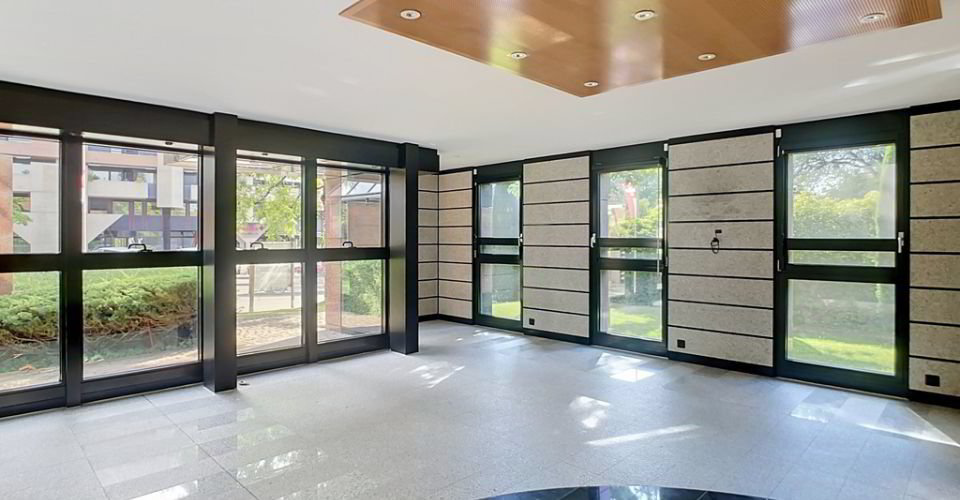 null rooms Office & Commercial for rent in Nyon - image 1/8