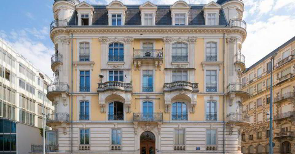 null rooms Office & Commercial for rent in Geneva - image 1/13