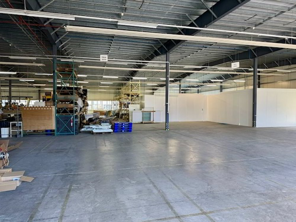 À louer - Local industriel 300 à 400 m² avec quais de chargement - Val-de-Travers - Ansicht 2
