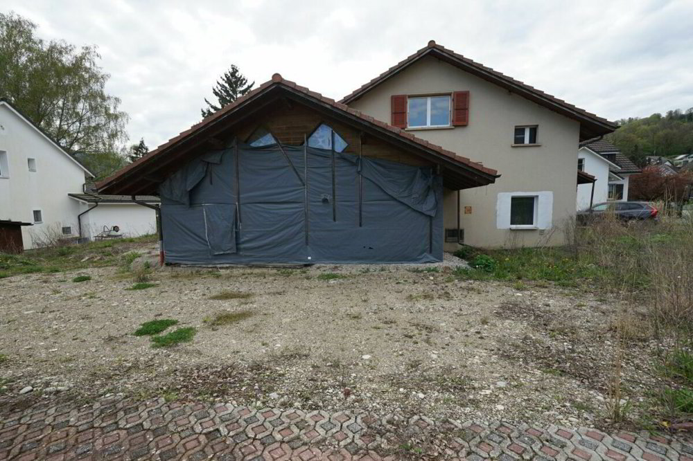 5 rooms House to buy in Balsthal - image 1/12