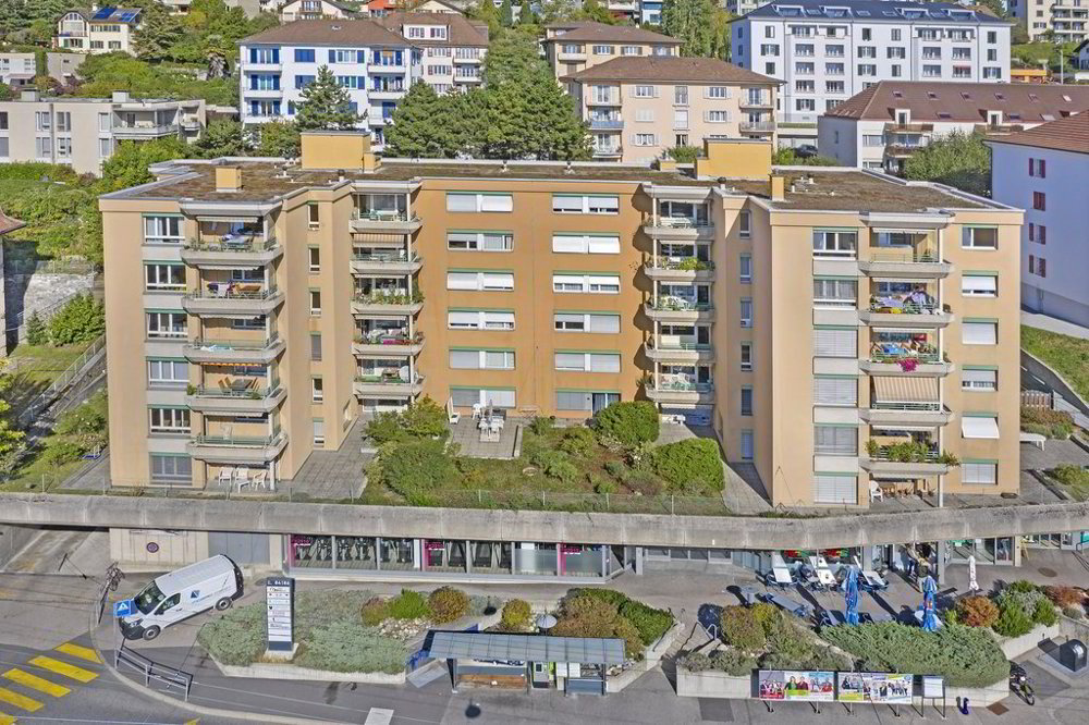 null rooms Car park, garage for rent in Neuchâtel - image 1/2