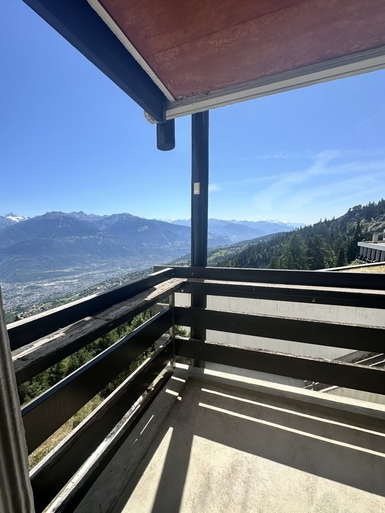 3 rooms Apartment for rent in Crans-Montana - image 1/9