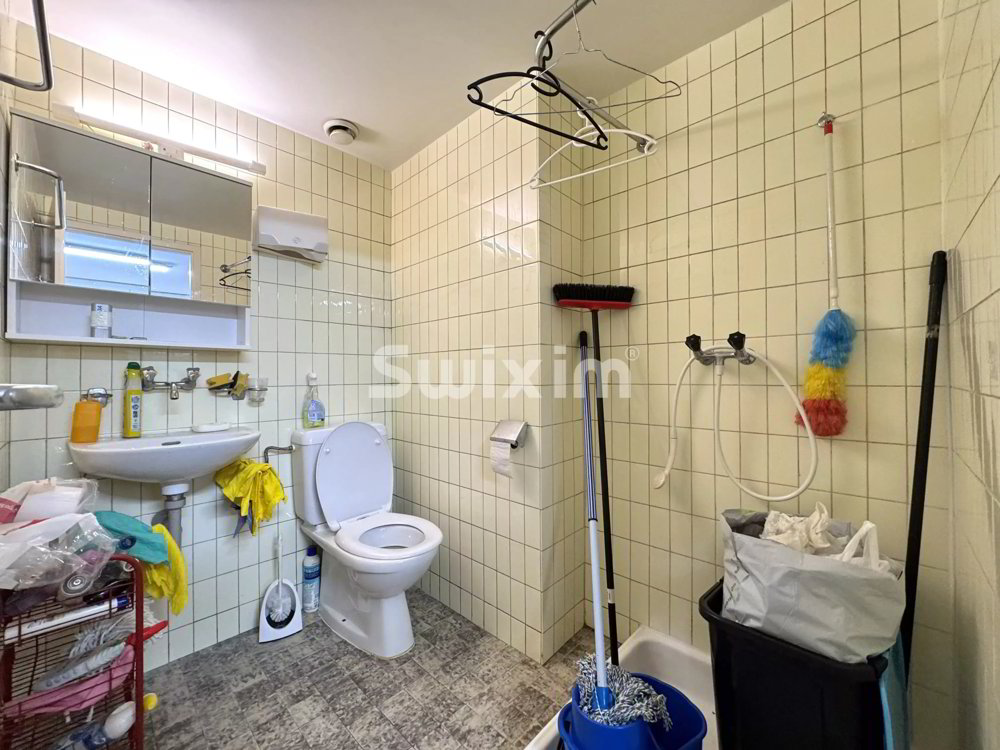 2 rooms Office & Commercial to buy in Lausanne - image 1/5