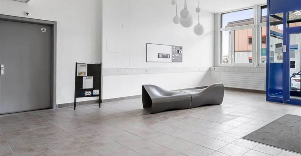 Locaux de 860 m² au 2ème étage Zone FTI