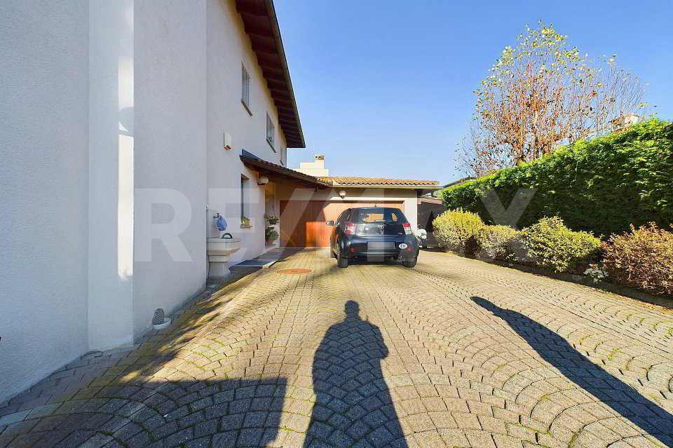 5.5 rooms House to buy in Caslano - image 1/13