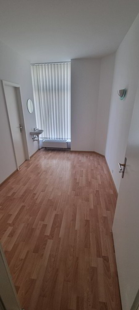 Eigerplatz - Helle und grosszügiger Gewerberaum mit 8 Zimmer zu vermieten! - Mehr