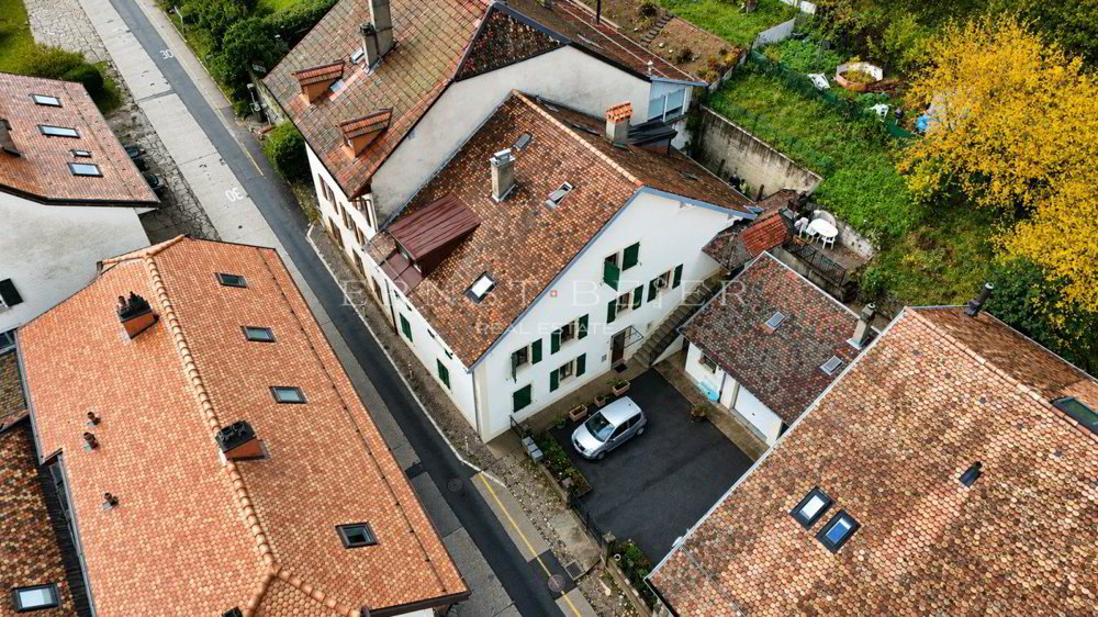 12.5 rooms House to buy in Romainmôtier - image 1/2