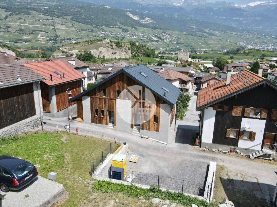 3 rooms House to buy in Chalais - image 1/12