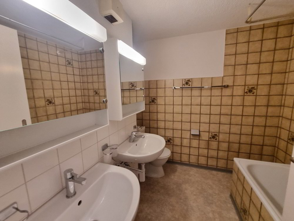 4 rooms Apartment for rent in Rheineck - image 1/7