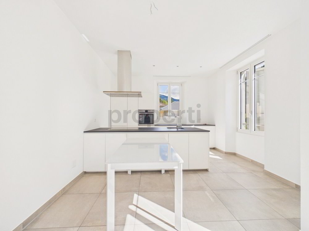 Immeuble d'habitation de 10.5 pièces en vente à Acquarossa - 354 m² - Ansicht 2