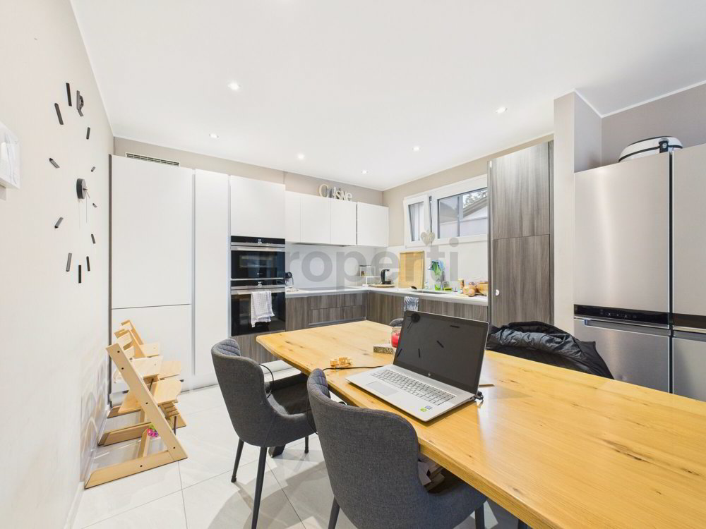 Immeuble d'habitation de 11.5 pièces en vente à Claro - 237 m² - Ansicht 5