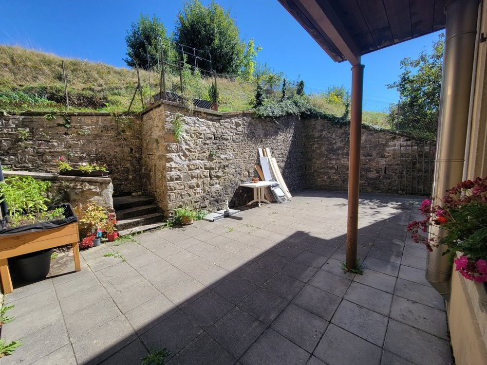Immeuble d'habitation de 9 pièces en vente à Jura - 260 m² - Mehr