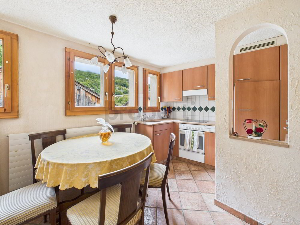 Immeuble d'habitation de 8.5 pièces en vente à Savièse - 350 m² - Ansicht 2