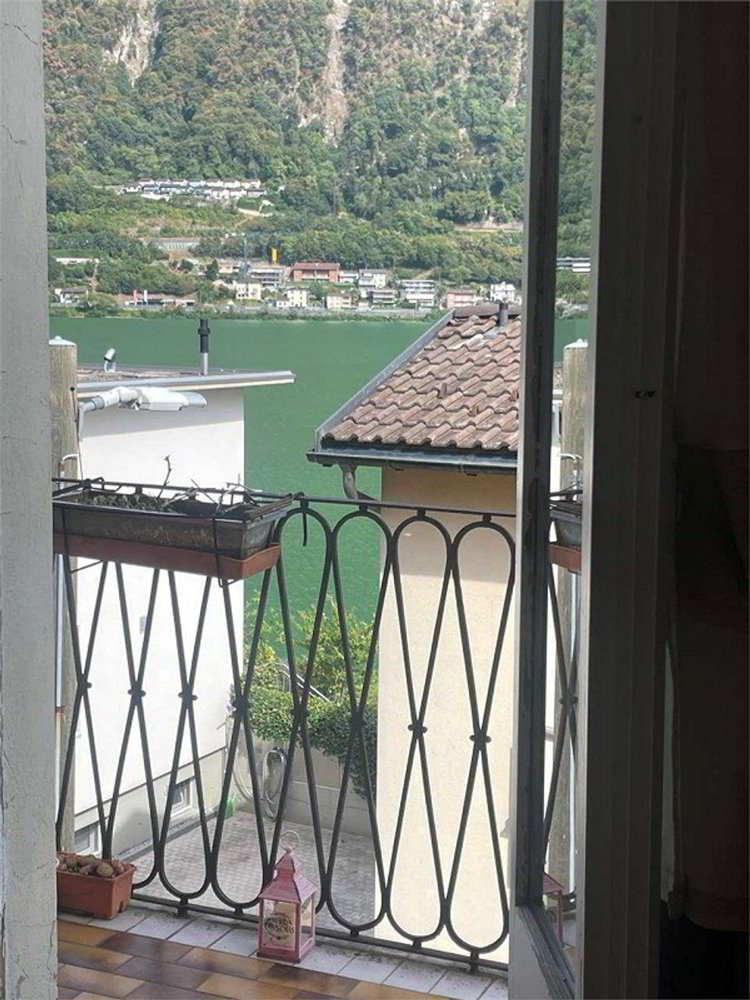 6 rooms Apartment to buy in Riva San Vitale - image 1/13