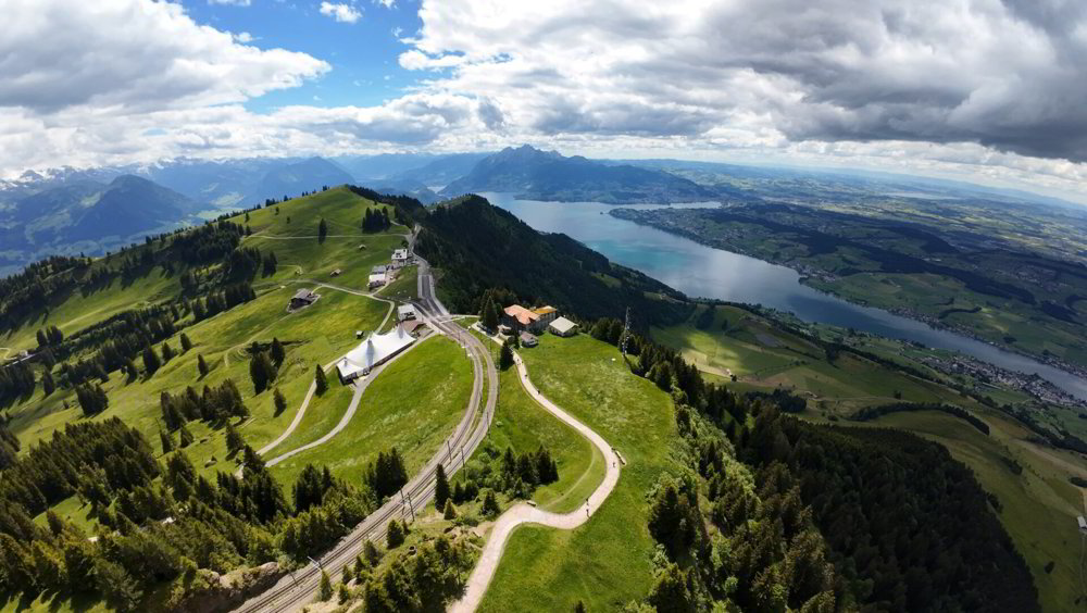 Bureau & Commerce 46 pièces à acheter à Rigi Staffel - image 1/30