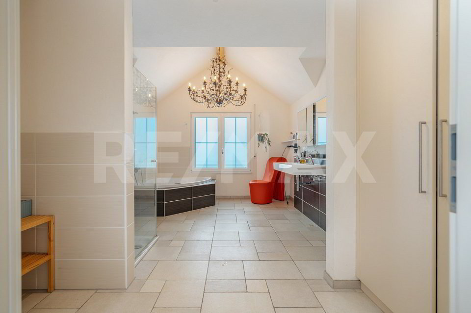 Maison 9.5 pièces à acheter à Schlattingen - image 1/13