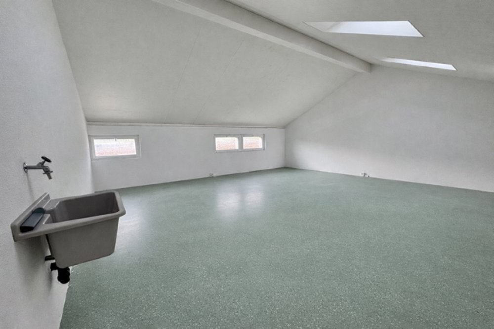 1 Zimmer Büro zu vermieten in Attikon - Bild 1/6