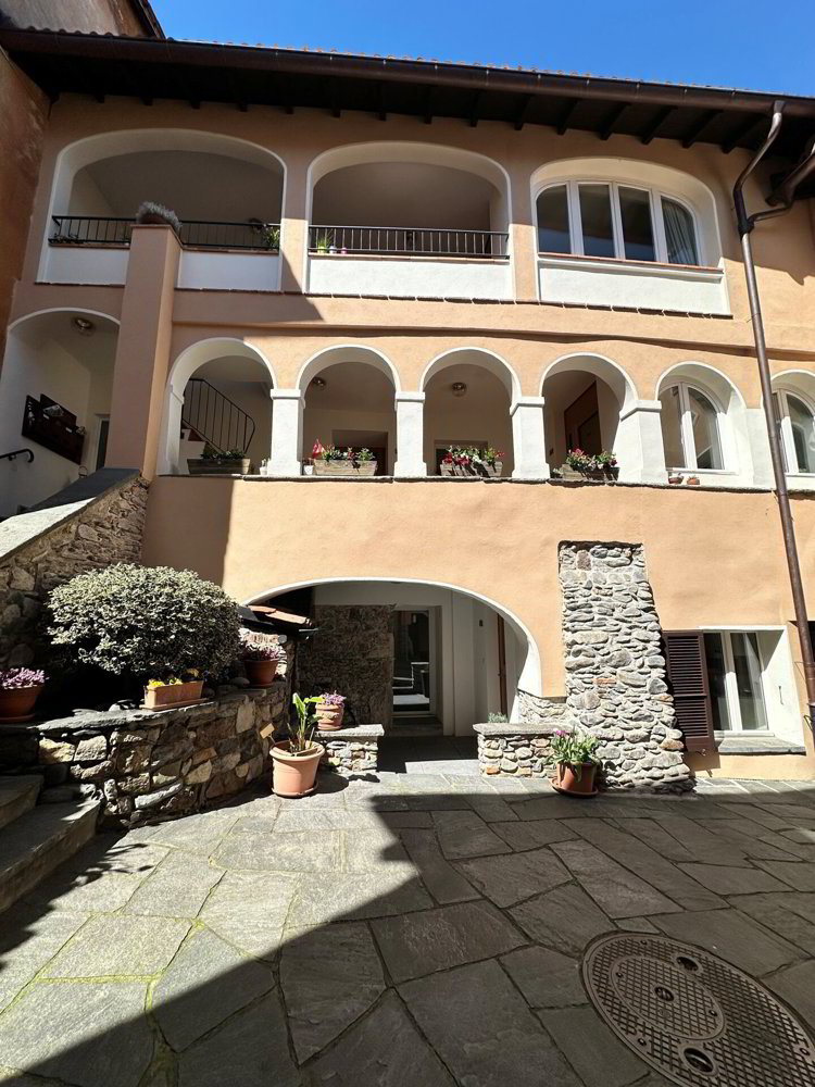 3 rooms Apartment for rent in Caslano - image 1/12