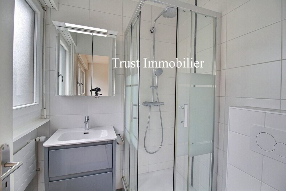 4 rooms Apartment to buy in Sion - image 1/13