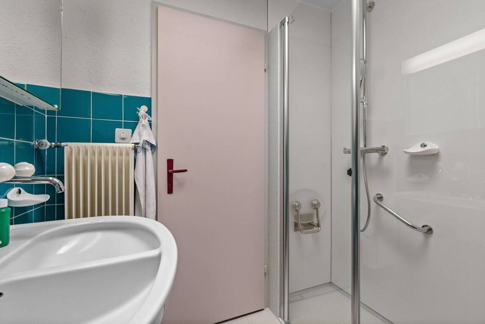 5 rooms House to buy in Münchenstein - image 1/12