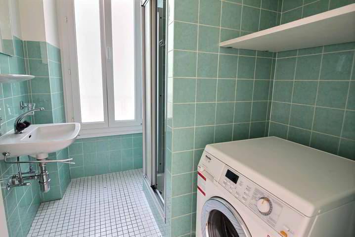 7.5 rooms Flat-sharing for rent in Prilly - image 1/13