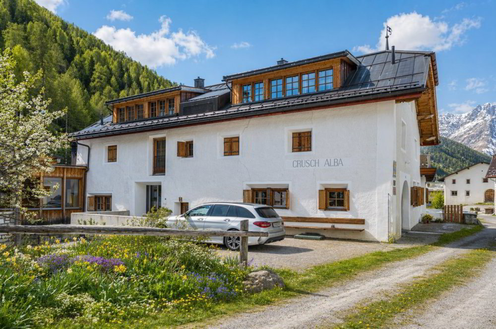 20 rooms Office & Commercial to buy in Scuol - image 1/13