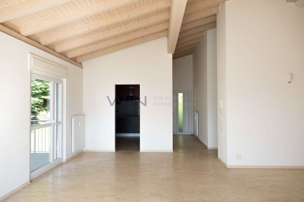 12 rooms House to buy in Carona - image 1/13
