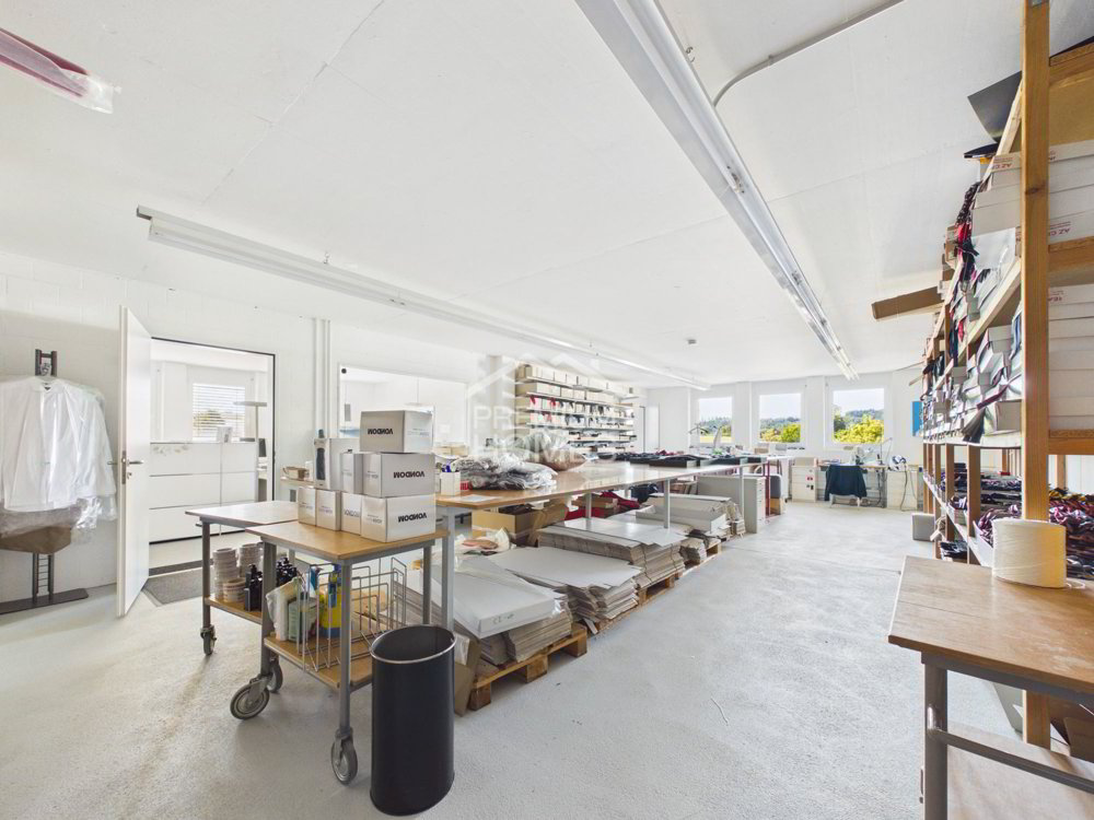 Gewerbe im 2 OG mit Lager und Dachterrasse - Mehr
