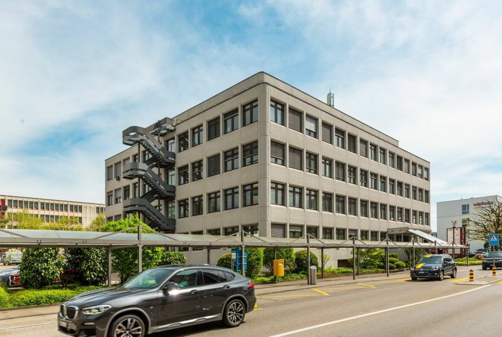 3 rooms Office & Commercial for rent in Volketswil - image 1/7