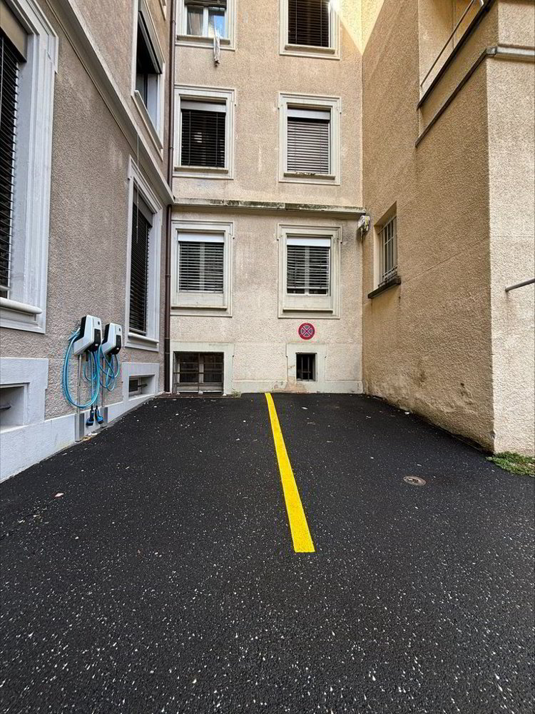 null rooms Car park, garage for rent in Lausanne - image 1/1