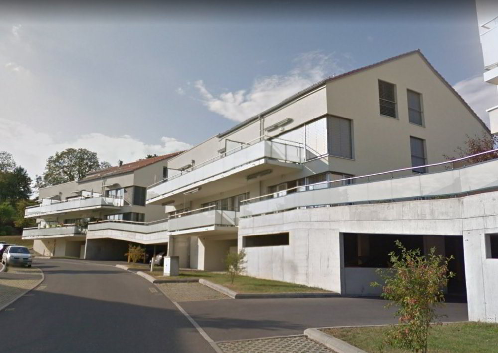 null rooms Car park, garage for rent in Penthalaz - image 1/2