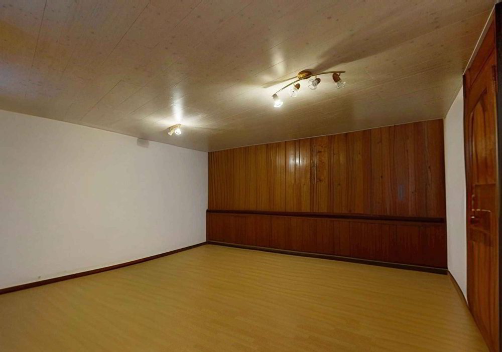 2 rooms Apartment to buy in St-Maurice - image 1/5