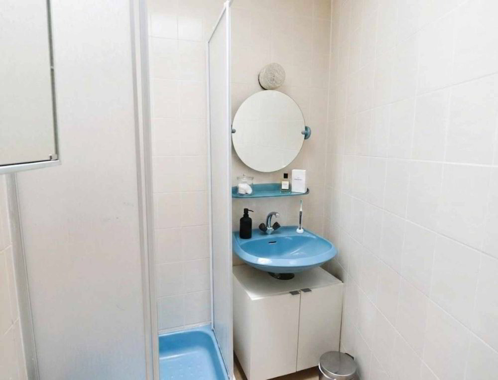3 rooms Apartment to buy in St-Maurice - image 1/4