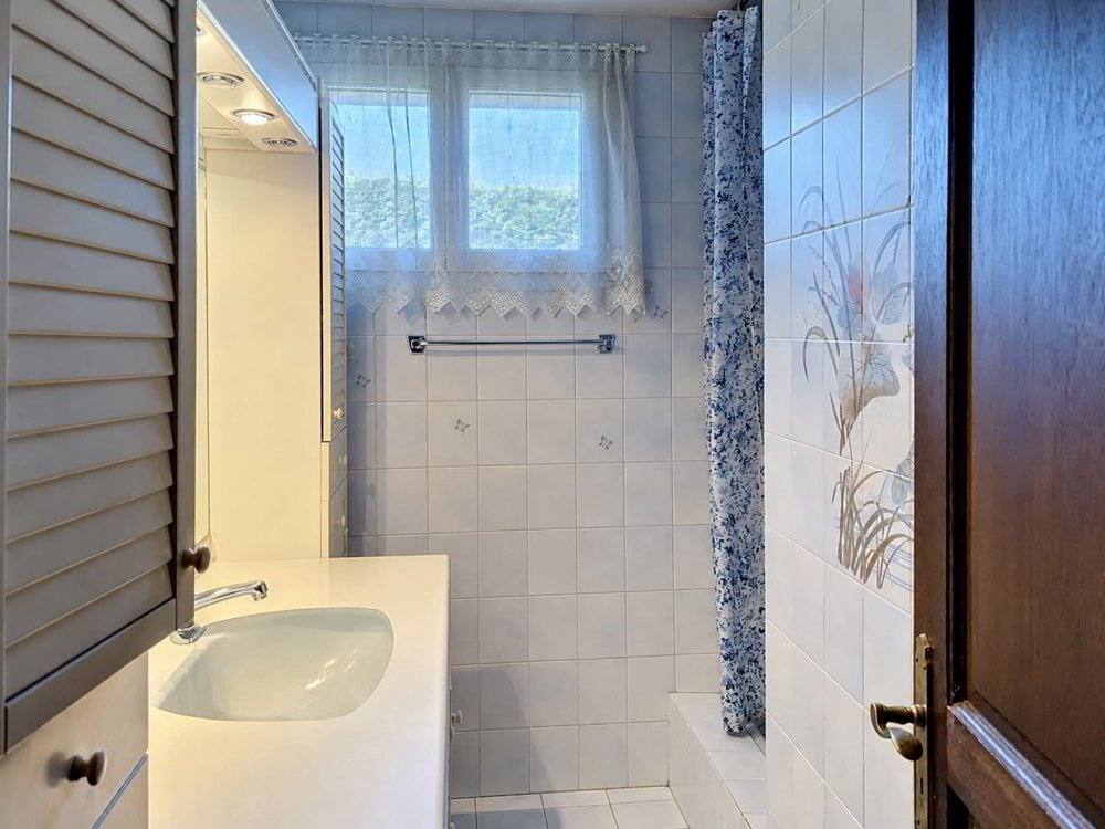 5 rooms House to buy in Cortaillod - image 1/13