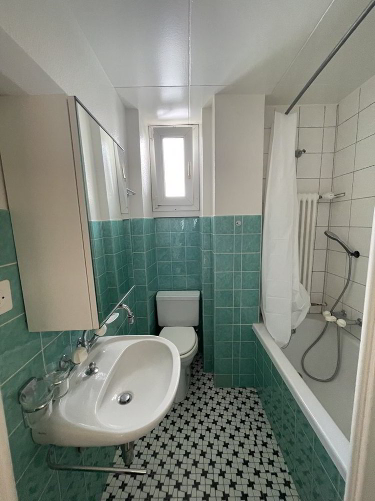 3 rooms Apartment for rent in Lausanne - image 1/8