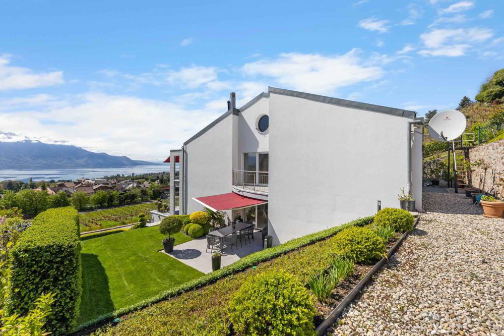 7 rooms House to buy in Montreux - image 1/13