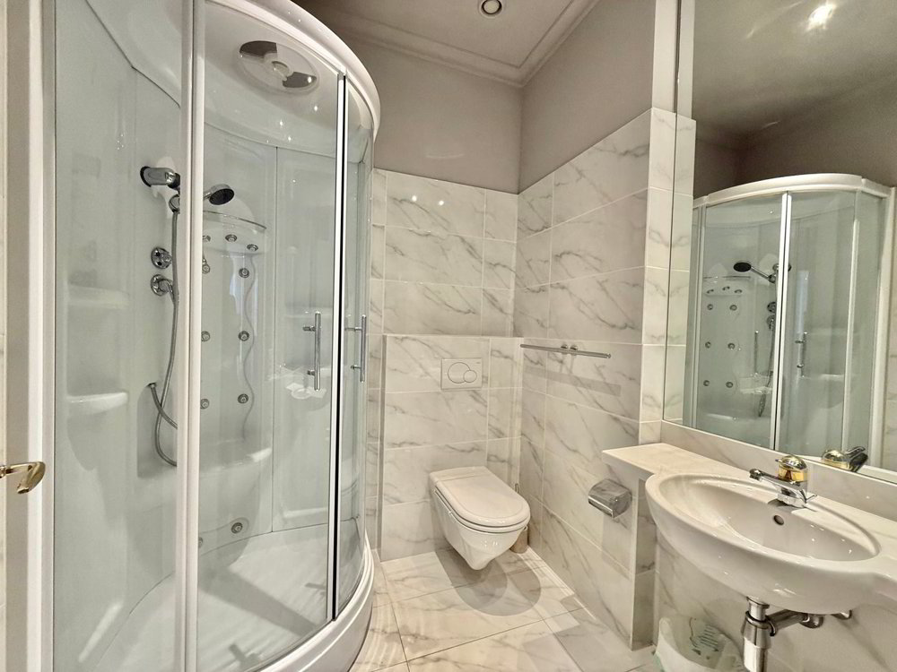 3 rooms Apartment for rent in Ruvigliana - image 1/12