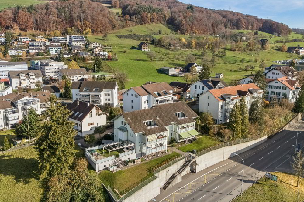 Appartement 5 pièces à acheter à Triengen - image 1/12