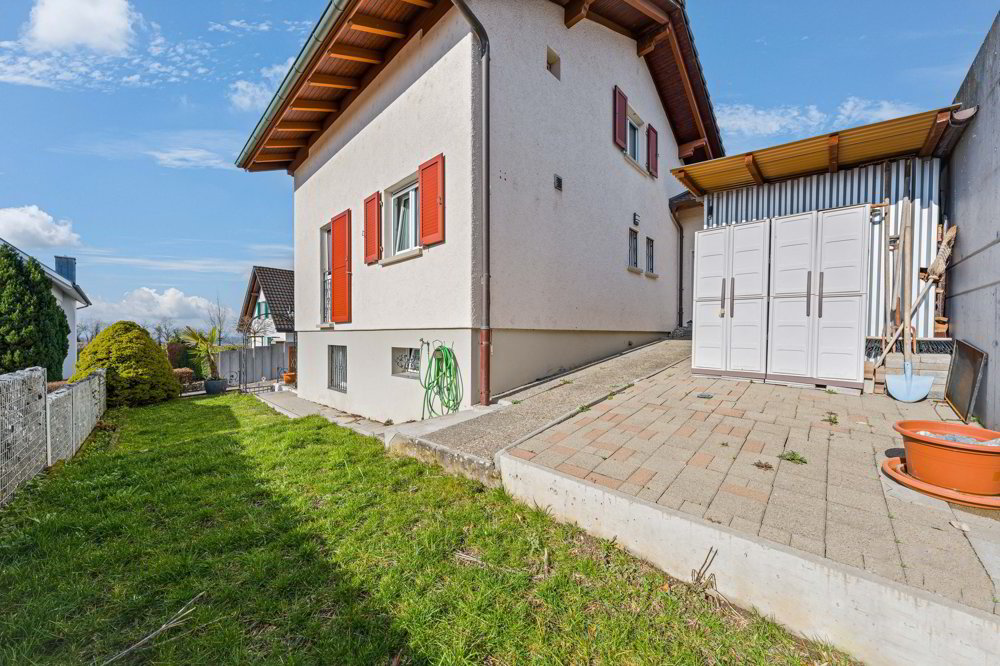 6 rooms House to buy in Winkel - image 1/11