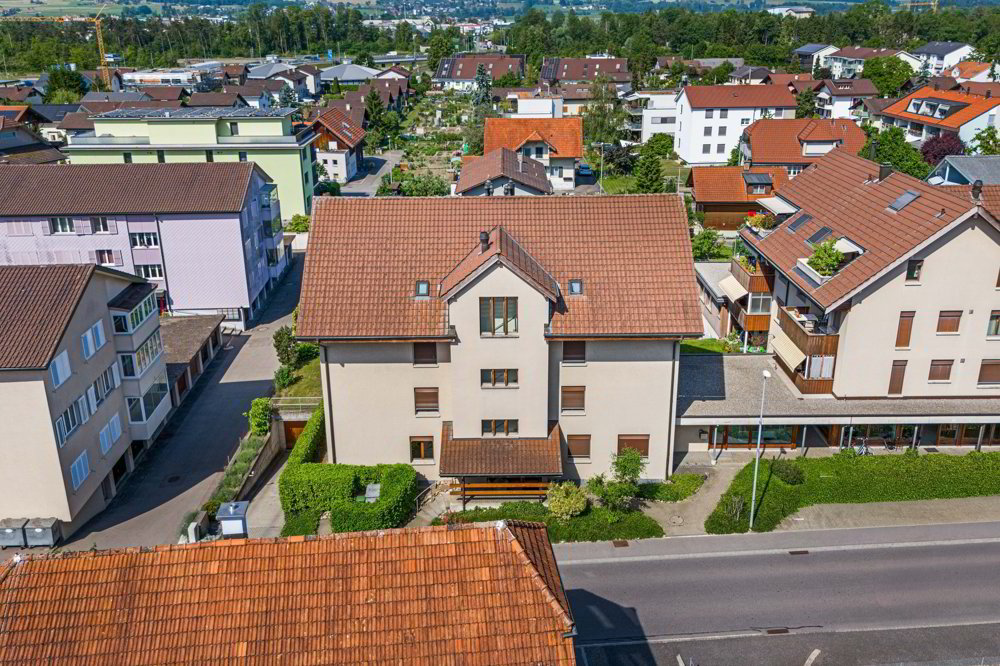 3 rooms Apartment to buy in Heimberg - image 1/8