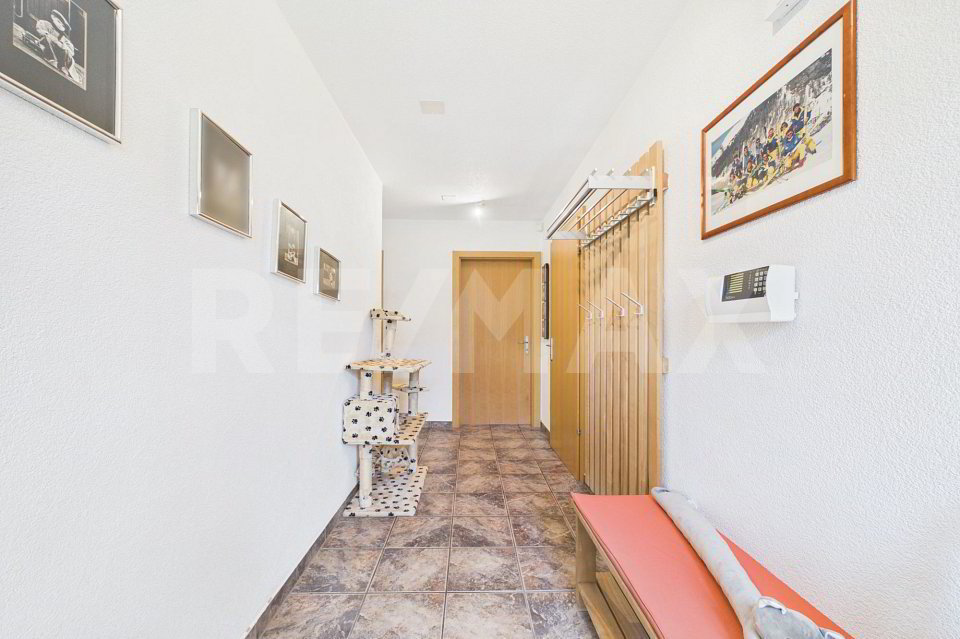 5 rooms House to buy in Cama - image 1/13