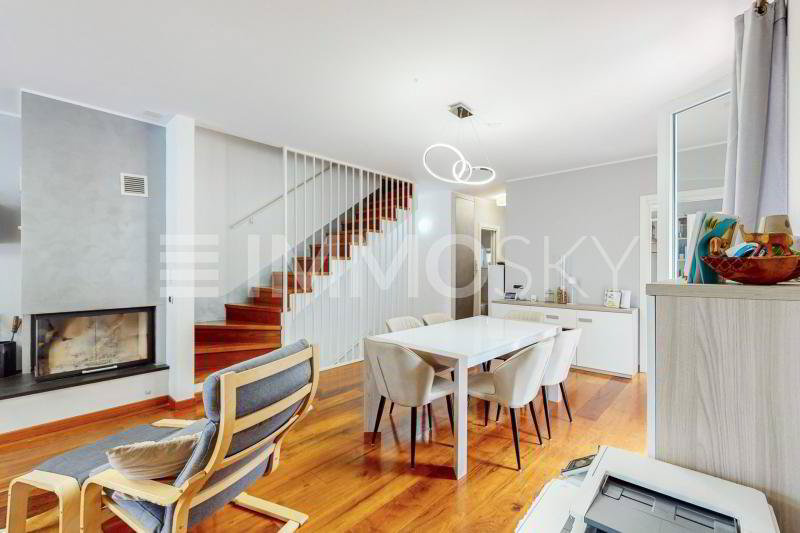 5 rooms House to buy in Melano - image 1/3